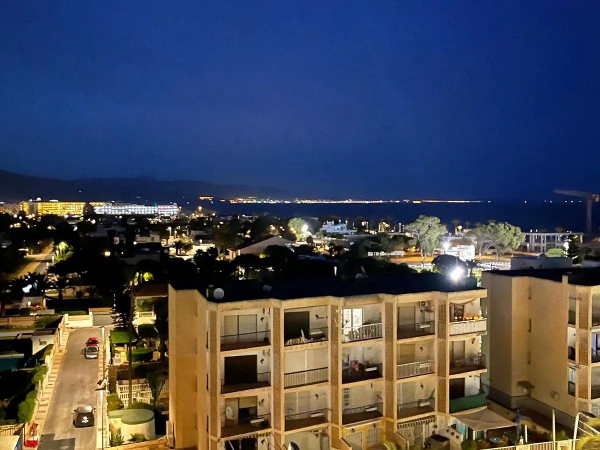 Apartamento Roquetas De Mar: Seafront Terrace with Pool & Parking Spain