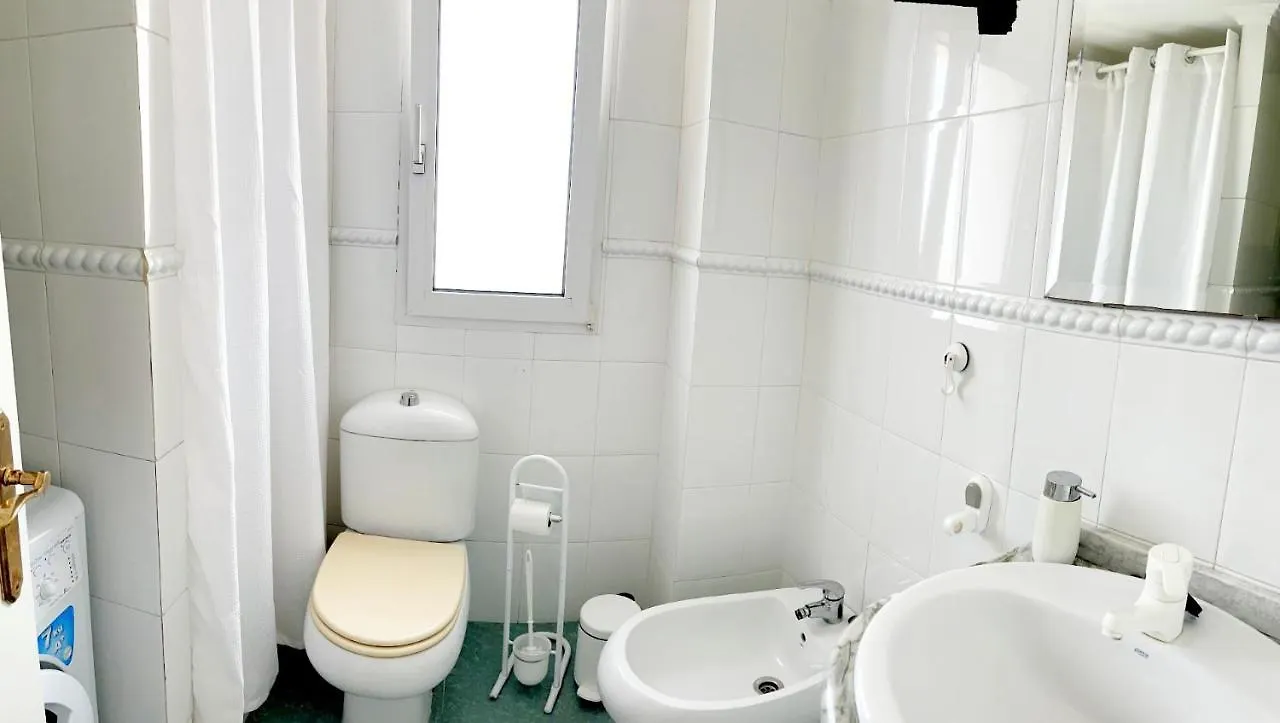 Apartamento Roquetas De Mar: Seafront Terrace with Pool & Parking Spain